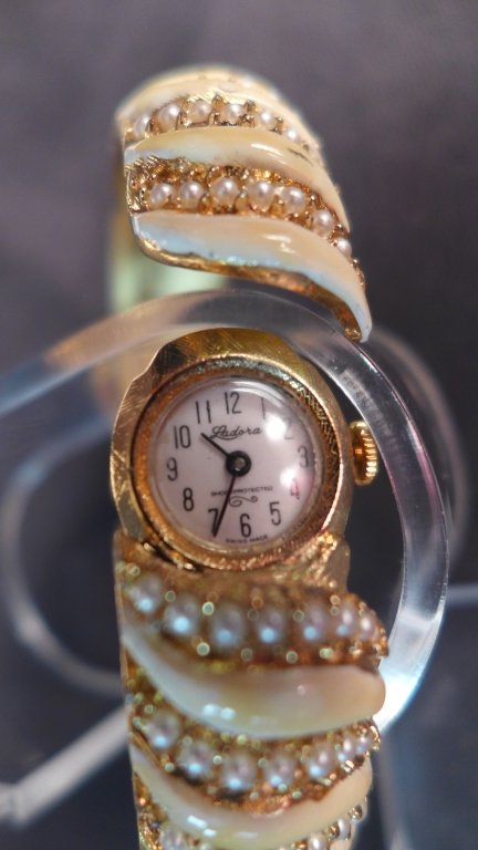 Ladora Fashion Watch (1 of 9)