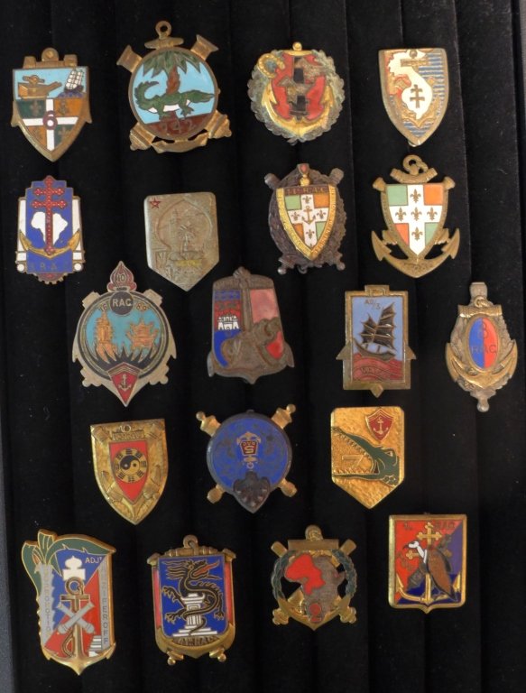 Colonial Artillery Regiment Colonial Badges: Collection of 19 Colonial Artillery Regiment Colonial Badges of The French Foreign Legion. Includes: 1st, 2nd, 3rd, 4th, 5th, 6th, 7th, 8th, 9th, 10th (type 1 &2), 11th (type 1 &2), 22nd, 41st, 201st,