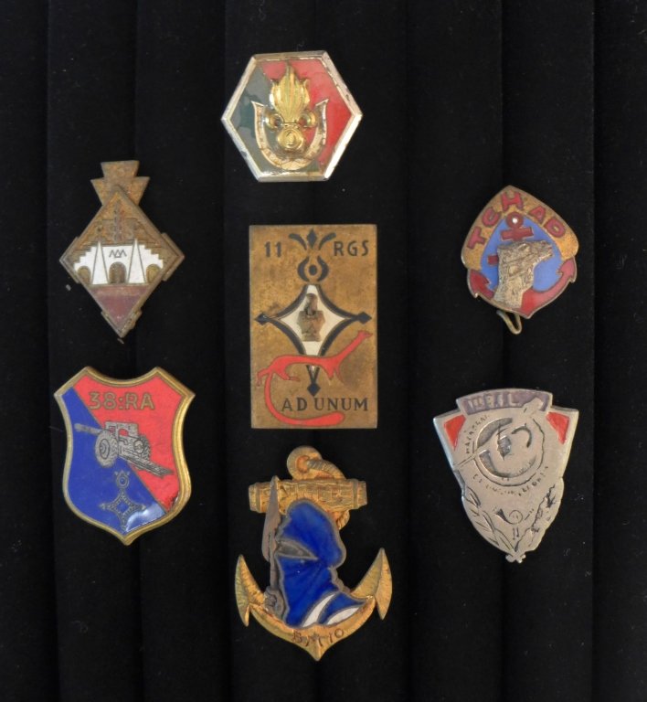 Saharan Troop Badge Insignias: Saharan Troop Badge Insignias of The French Foreign Legion. Includes: 1 CSPLE., Mobile Makhzen Ouargla, 1 BIL (In Africa), 11 Engineer Regiment Sahara, Mobile Battalion No. 10 Of The Niger, SAHARA - 3