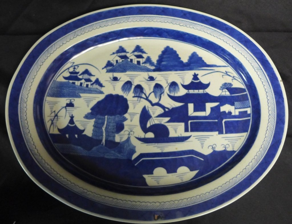 Large Chinese Blue & White Porcelain Platter: Very large Chinese Export, Canton style turkey serving platter with willow pattern. No noticeable maker's signatures or seal marks. Height: 1 3/4", Width: 18 3/4", Depth: 15"_x000D_ (Asian, Cantonese,