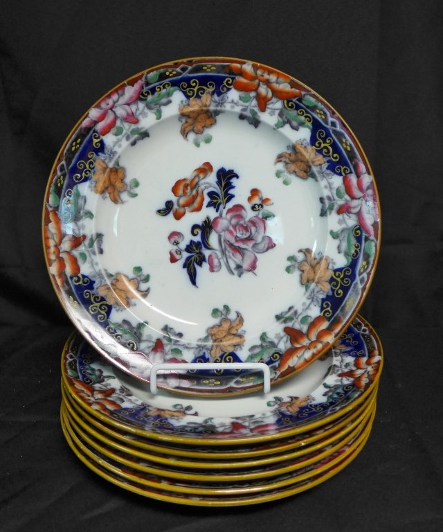 Wedgwood Pearlware Dinner Plates: Set of 7 Wedgwood dinner plates. Maker's mark on back reads: Wedgwood Pearl V, Napier. Imari style motif. Diameter: 10 1/4" Some slight small craze lines, a couple of shallow scratches and very minima