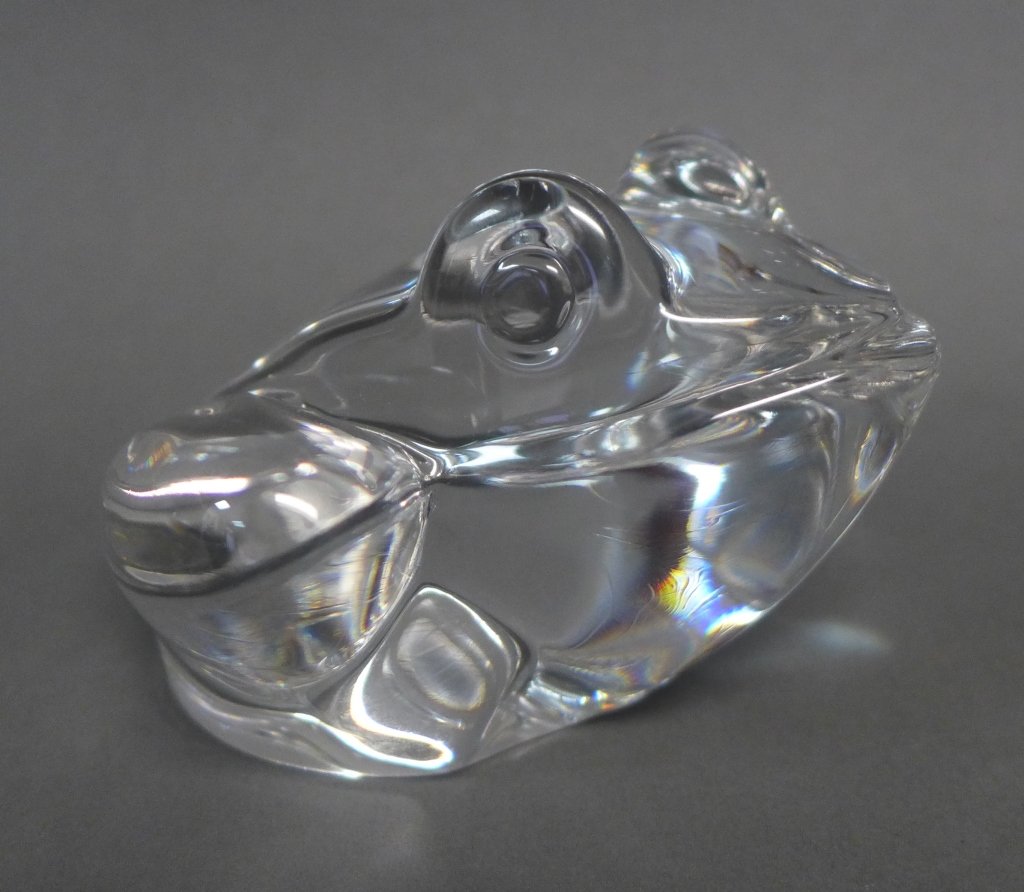 Large Daum France Clear Crystal Frog: Stylized frog sculpture. Signed on bottom side: Daum France. Height: 3 1/8", Width: 4 1/2", Depth: 4 3/4" (collectible, figurine, statue, art glass, studio glass) STERLING ASSOCIATES STRIVES TO PROVID
