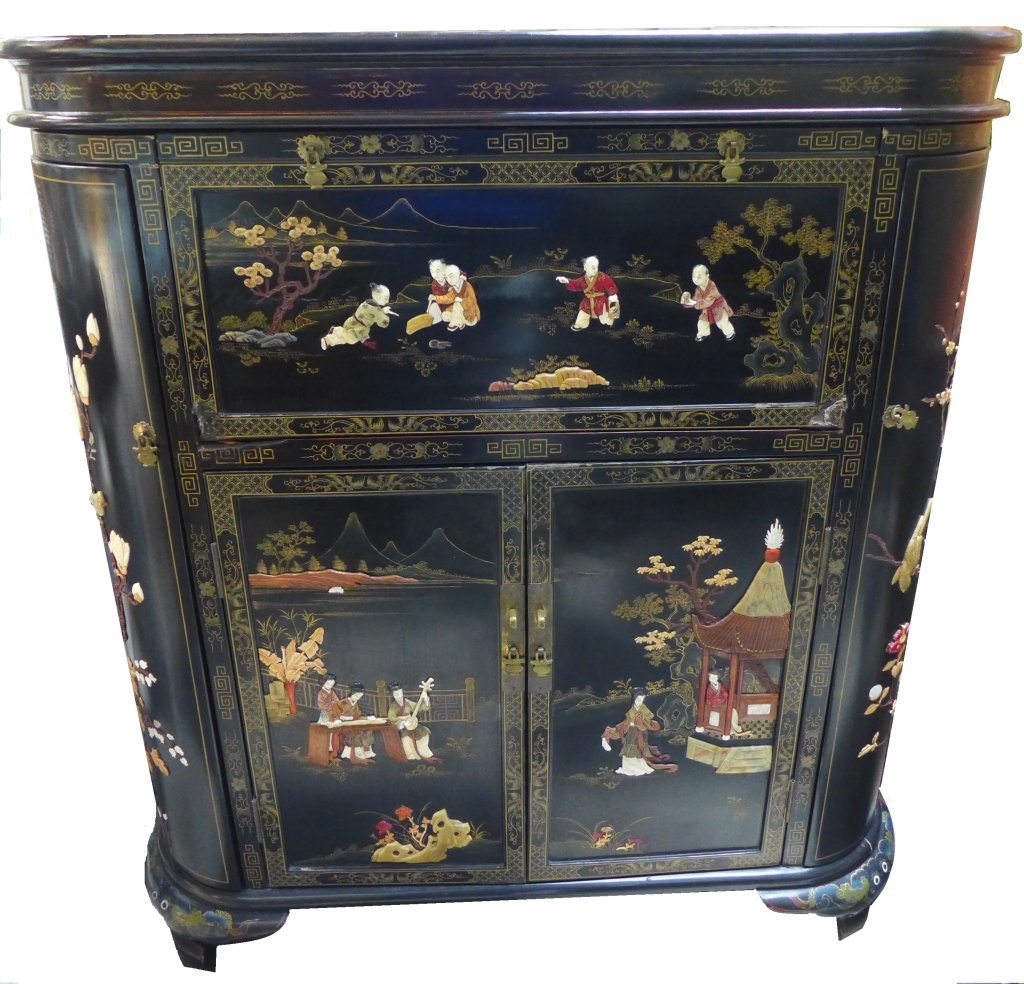 Regency Black Lacquer Chinoiserie Bar Cabinet: Chinoiserie bar cabinet with applied mother-of-pearl and hard stone figures and hand-painted aviary landscape. The hinged top opens to reveal two additional panels, which when opened with the front pa