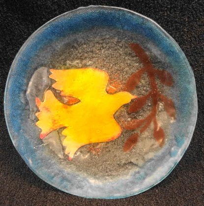 Michael and Frances Higgins Fused Art Glass Plate: Michael and Frances Higgins (American, 20th C) Fused Art Glass Plate: Dove of Peace Dimensions: 10 1/4" x 1 1/2" Unsigned Condition: Very good Provenance: Private estate