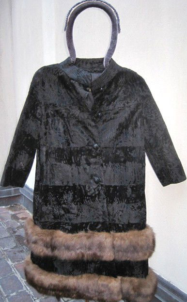 Ben Kahn long broadtail coat: Brown mink decorations fits sizes 6 to 8