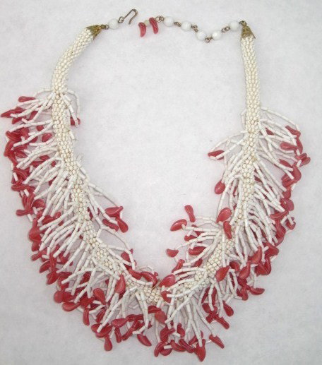 Vintage white and pink beaded miriam haskell?: Vintage white and pink beaded necklace. possible early miriam haskell.