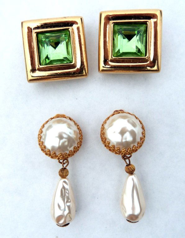 2 Pairs Earrings Miriam Haskell & Givenchy signed: miriam haskell, givenchy signed, good condition