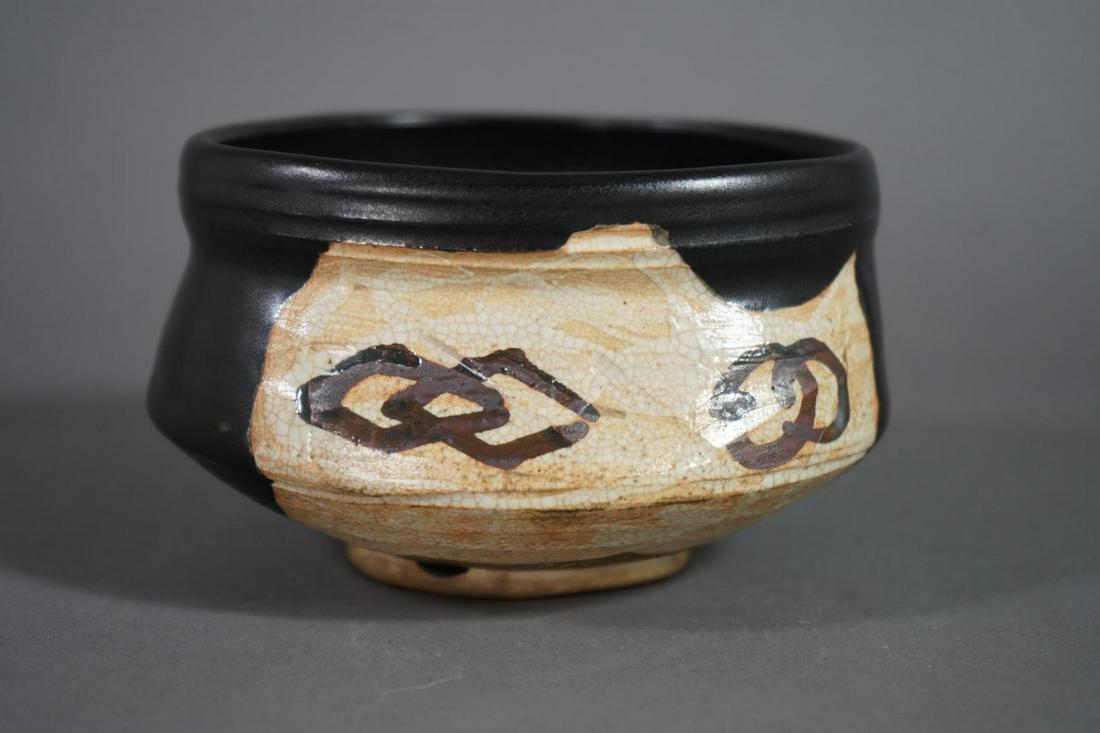 JAPANESE ORIBE CERAMIC TEA BOWL WITH MARK (1 of 10)