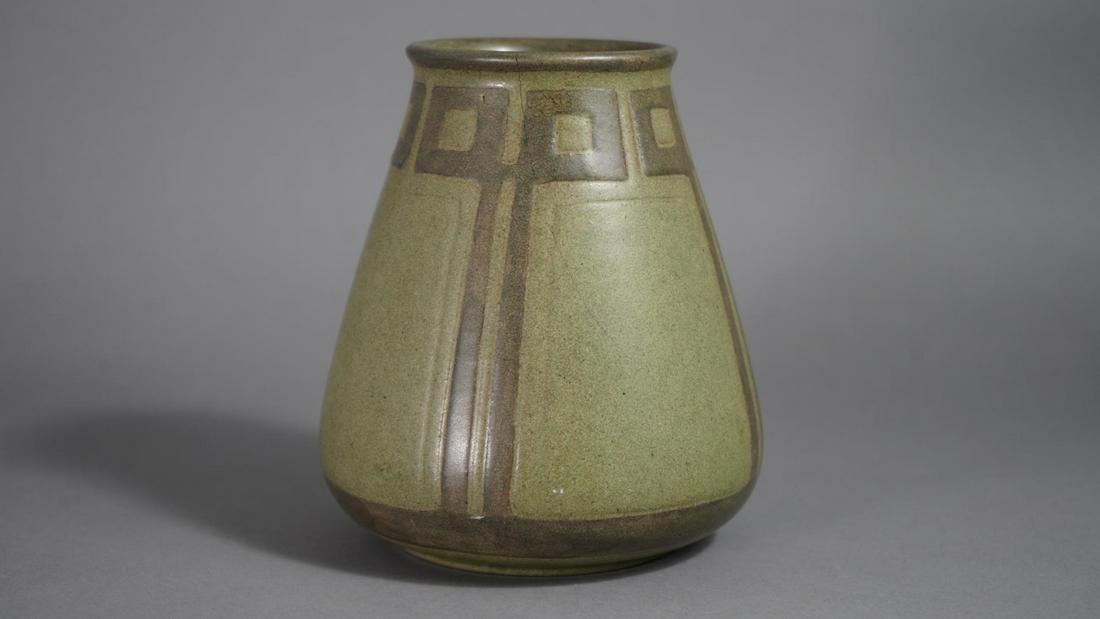 MARBLEHEAD GLAZED POTTERY VASE WITH GEOMETRIC DESIGN (1 of 20)