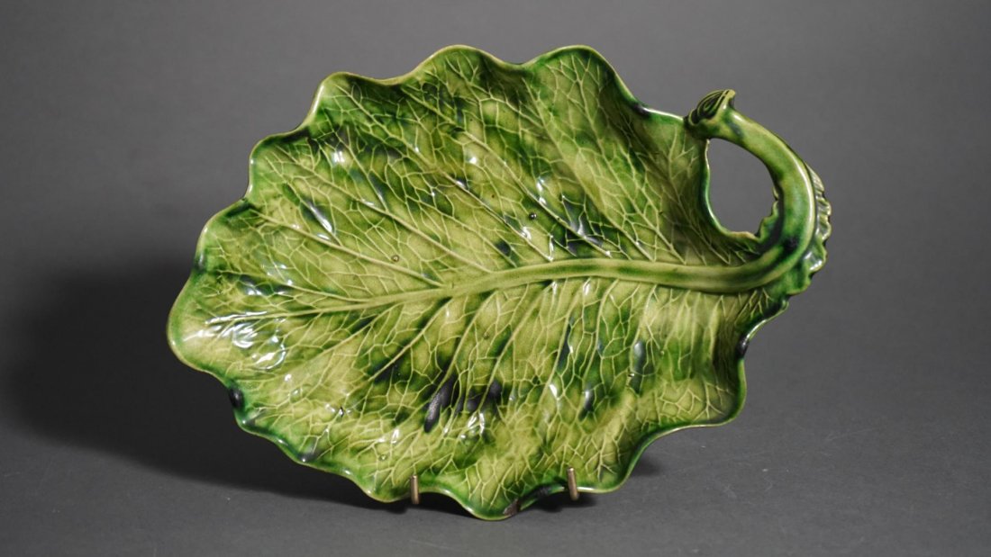 GREEN-GLAZED CREAMWARE CABBAGE LEAF SERVING DISH (1 of 7)