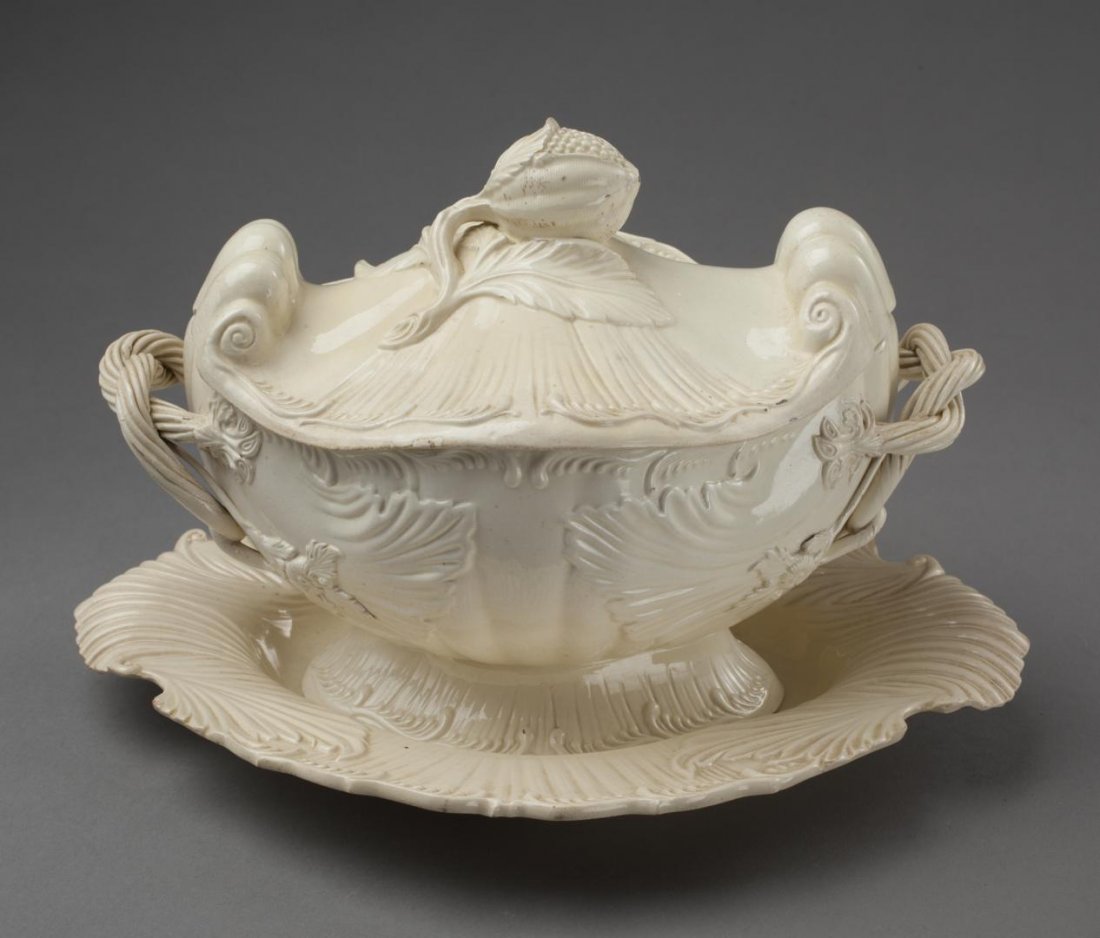CREAMWARE TUREEN AND UNDERTRAY WITH POMEGRANATE KNOP (1 of 20)