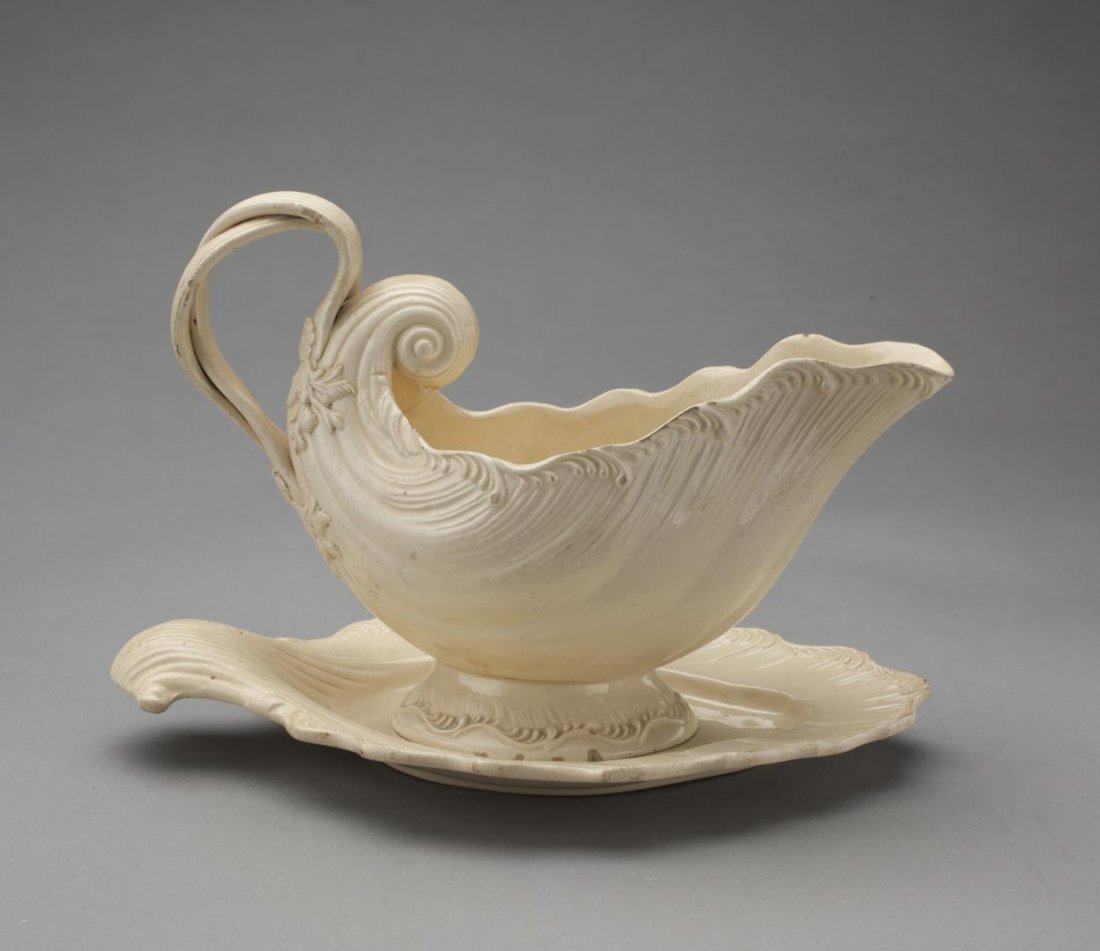 CREAMWARE SAUCEBOAT AND STAND (1 of 20)