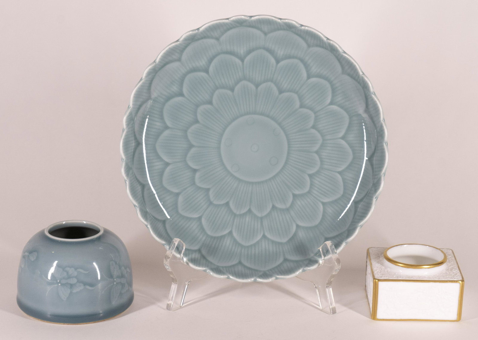 Two Chinese Brush Washers and a Footed Dish (1 of 20)