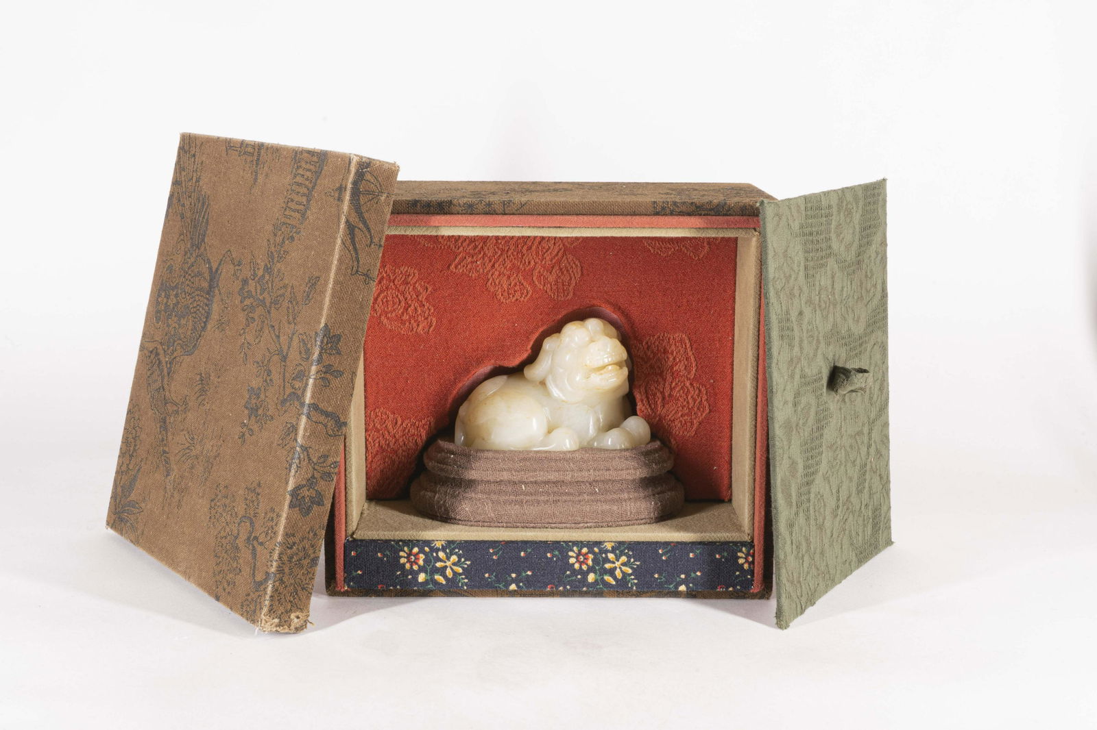 White and Russet Jade Beast (1 of 20)