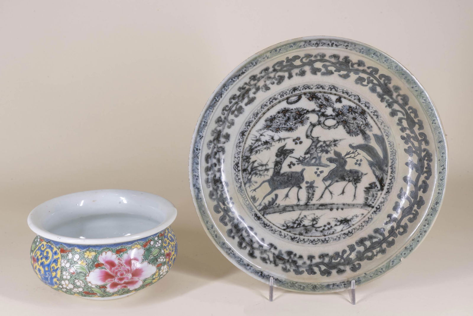 Two Chinese Ceramic Vessels (1 of 20)