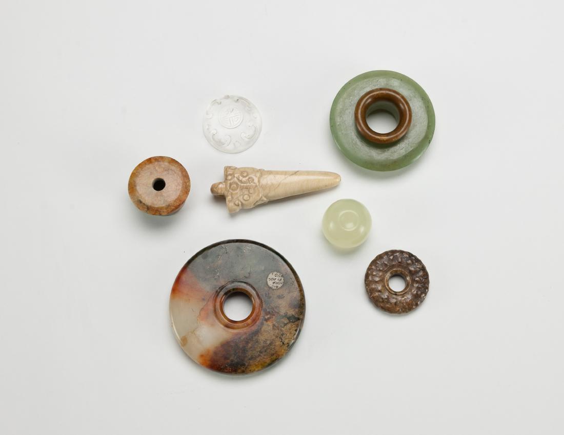 Qing - A Group Of Six Small Jade Stones (1 of 4)