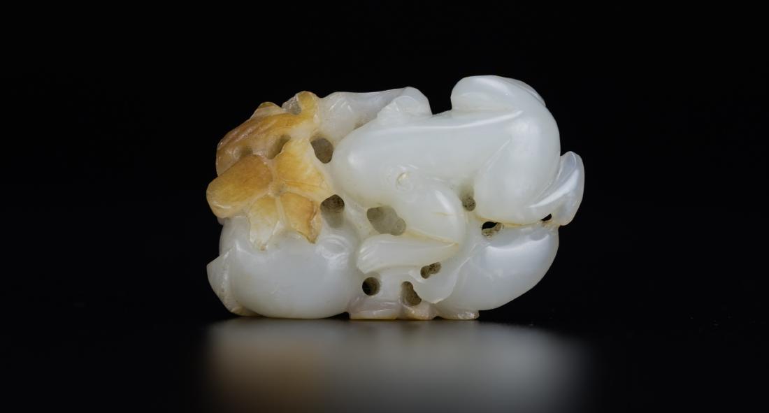 Qing - A Russet White Jade Carved Toad (1 of 5)