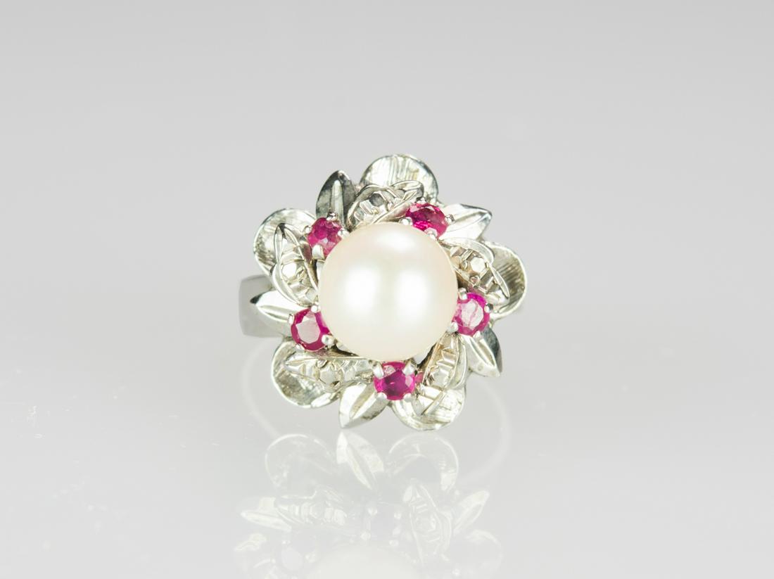 A Pearl With Ruby Mounted in White Gold Ring (1 of 5)