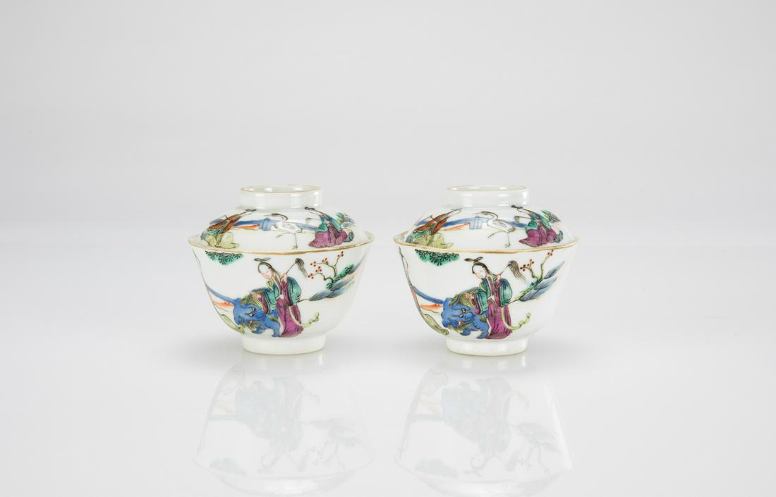 Qing - A Pair Of Famille - Glazed Tea Cup And Covers (1 of 8)