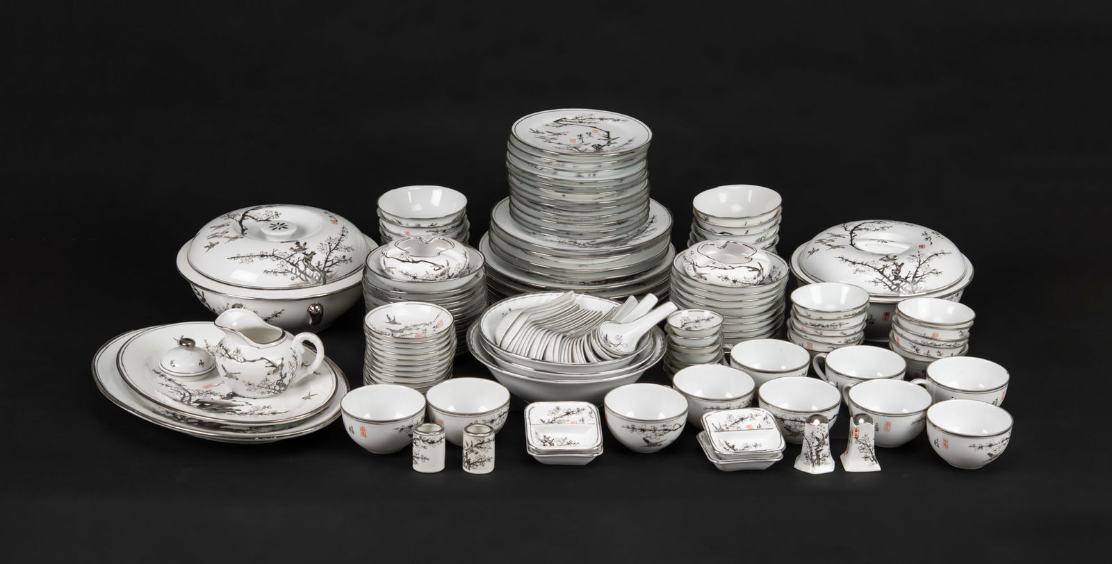 A Set Of Chinese Porcelains Dinner Ware, (124 pcs) (1 of 5)