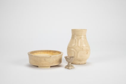 A Group Of Three Ge Yao Small Cup And Flower Pot And White Glazed Smll Vase