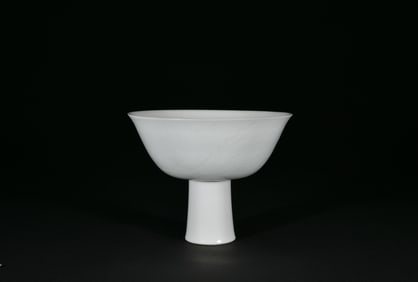 A Sweet-White Glaze ‘ Dargon’ Stem Cup.