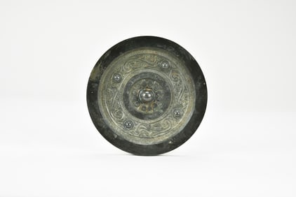 Han (206 BCE-220CE)A Bronze Mirror With Auspicious Beast Finely Cast