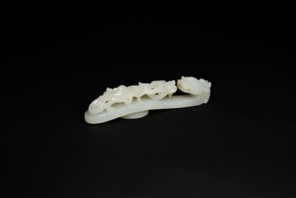 A Fine White Jade Belt Hook with Chilong Design, Qing Dynasty