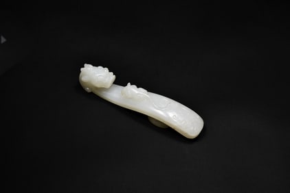 A White Jade Belt Hook with Dragon Head and Mouse Motif, Qing Dynasty, 18th–19th Century