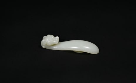 A Fine White Jade Dragon-Head Belt HookQianlong Period(18th Century)