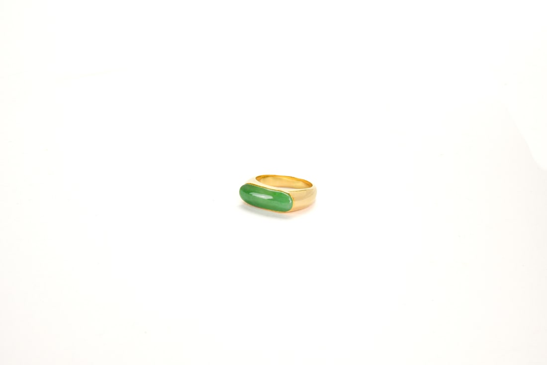 A Jadeite 14K Gold Mount Ring. (1 of 8)
