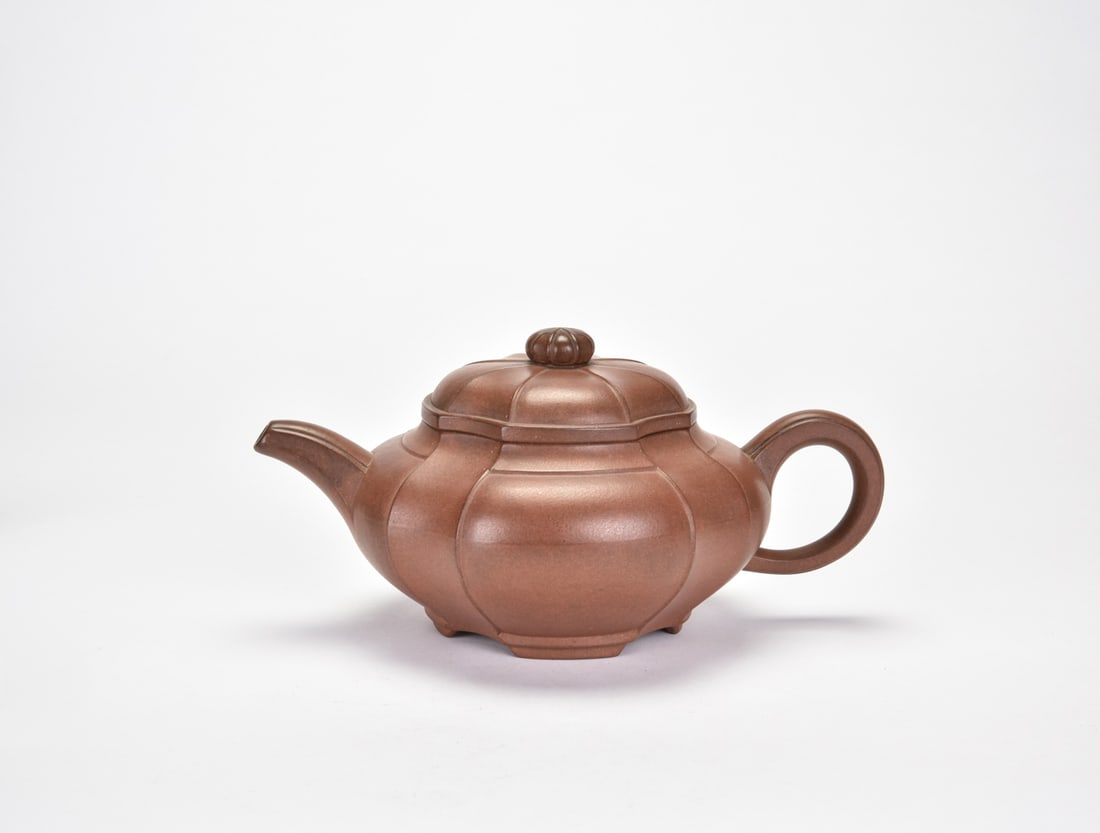 A Chinese Yixing Zisha Teapot, Signed Cao Wanfen (1 of 11)