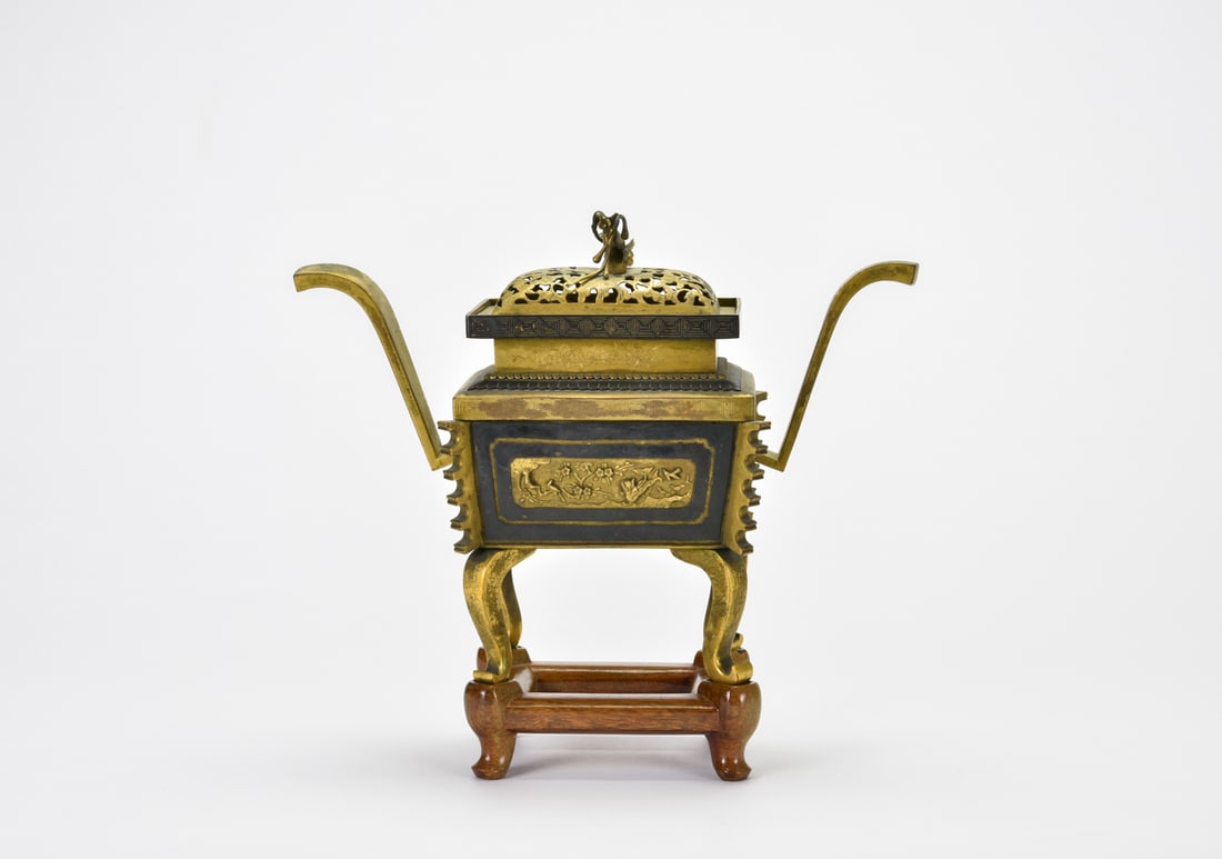Qing Dynasty A Gilt-Bronze Rectangular Covered Censer (1 of 13)