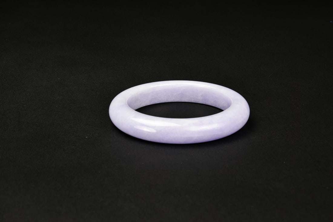 A Lavender Jadeite Bangle - 4