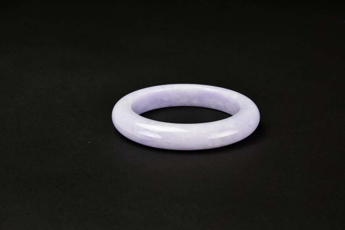 A Lavender Jadeite Bangle - 5