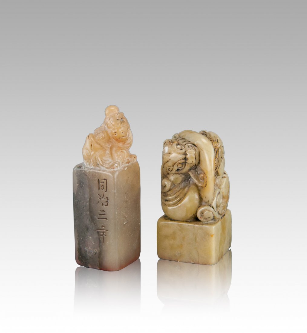 Two Soapstone Carved ‘Beast’ Seal Stamps: Two Soapstone Carved ‘Beast’ Seal Stamps 2H: 6 cm. (2 3/8 in.); 5 cm. (2 in.) 2舊瑞獸鈕印章兩方(印文：心畫