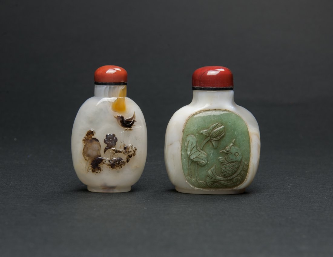Early 20th Century-A GROUP OF TWO AGATE SNUFF BOTTLES (1 of 6)