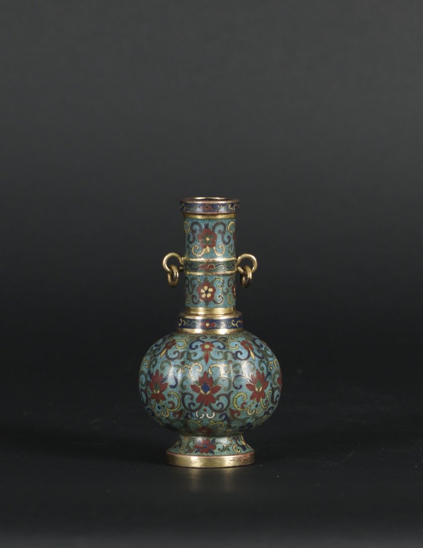 Qing-A GILT-BRONE CLOISONNÉ ENAMEL DOUBLE HANDLE VASE (1 of 5)