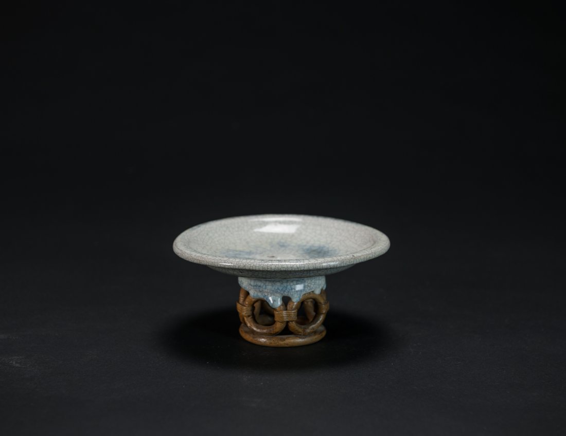 Late Qing/Republic-A Crackle Celadon Glaze Stem Cup (1 of 6)