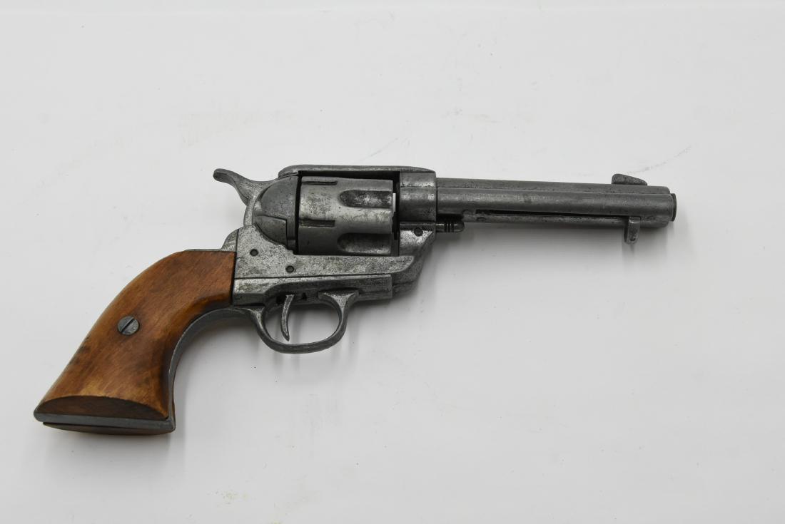 Hollywood Prop Pistol: Overall "10