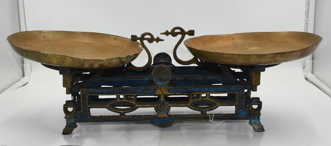 Antique Vintage Scale: Cast iron and brass scale has makers mark and marked 3KG size: 19"L x 8"W x 7"H