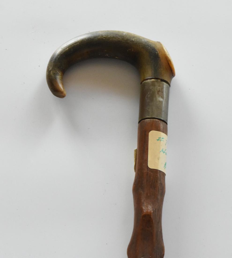 Horn Handle Cane Vintage: 34"L horn handle, copper ring briar shaft. Vintage