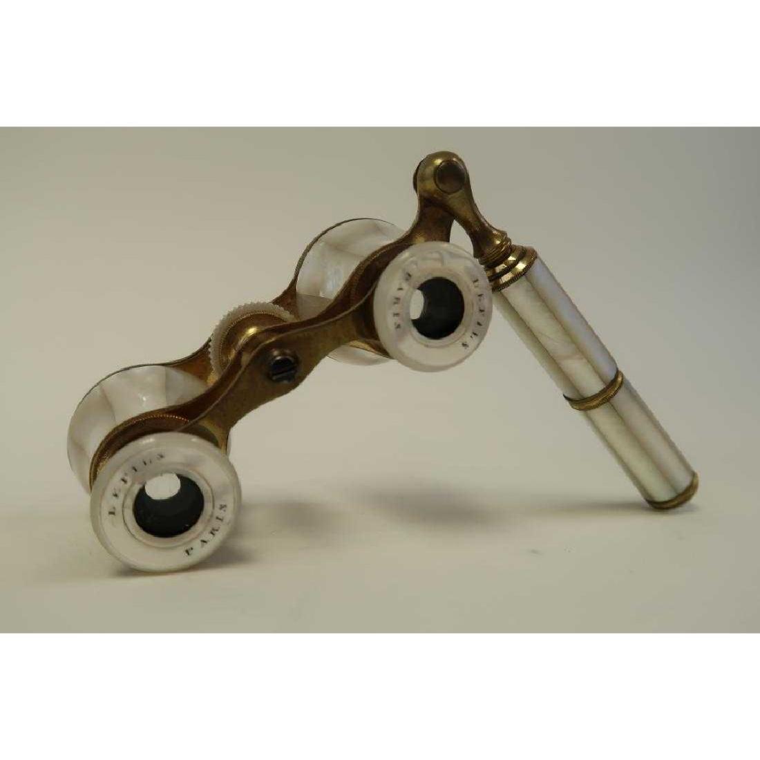 Mother of Pearl opera glasses leflis - Paris: Mother of Pearl Inlay around Lens - 4x2.25x4 Good Condition