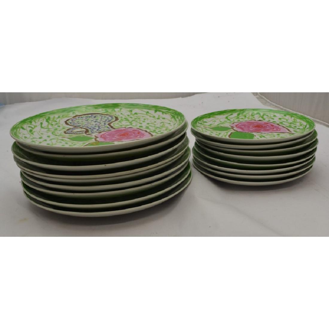 8 Gloria Vanderbilt Dinner and Salad Plate Set: Green and White with Rose in Center - 8 Dinner Plates, 8 Salad Plates