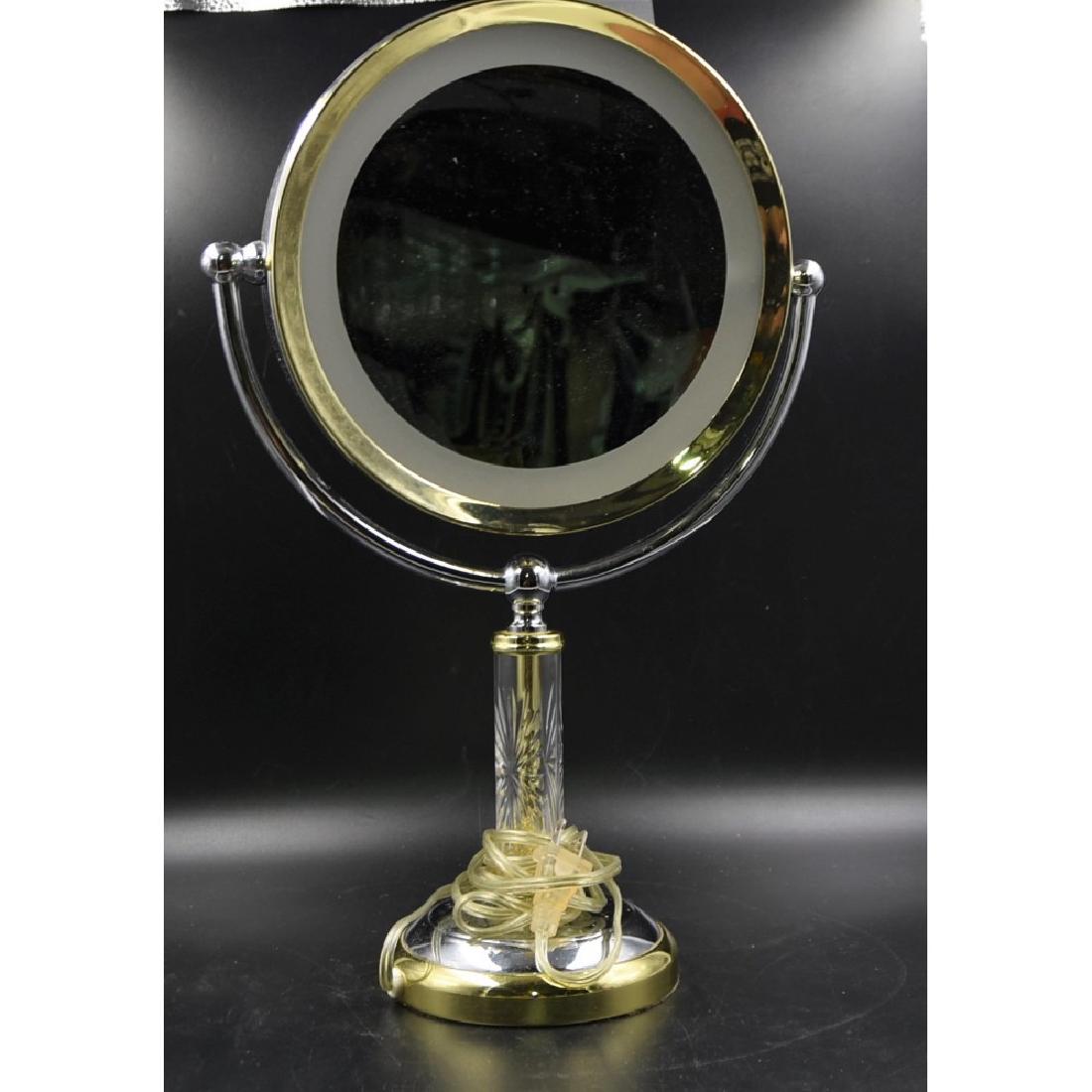 Ladies lighted Makeup Mirror (1 of 3)