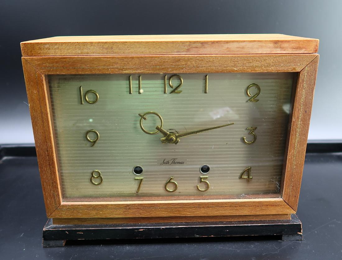 Vintage Mid Century Modern Seth Thomas Wood Case Clock (1 of 6)