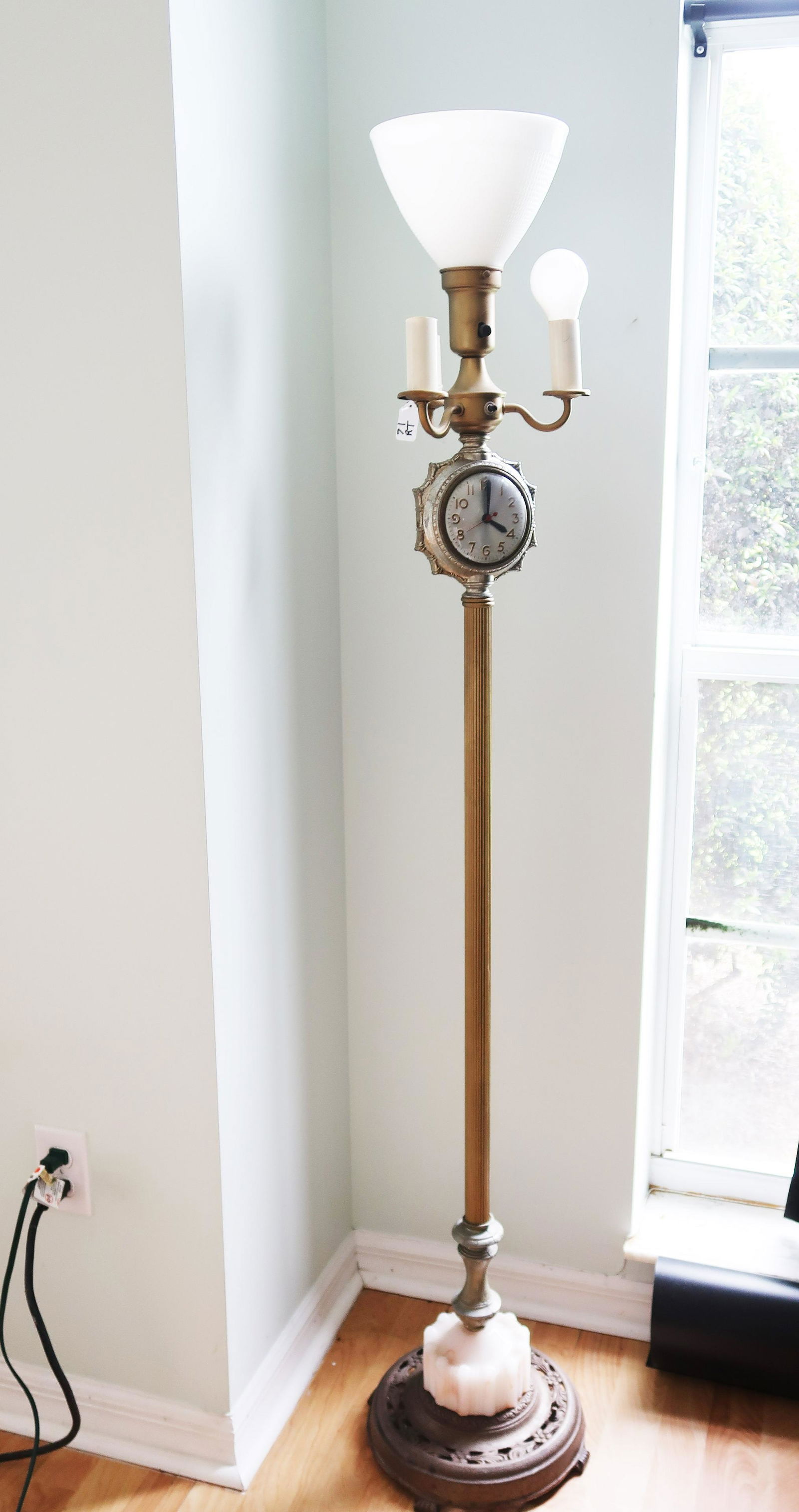 Standing Floor Lamp w/ Clock Shaft (1 of 3)