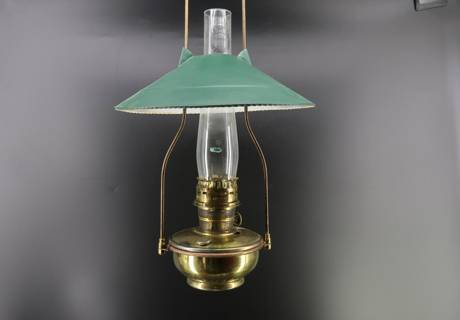 Vintage Aladdin Mantle Lamp: Mantle Kerosin Lamp made in Hungary
