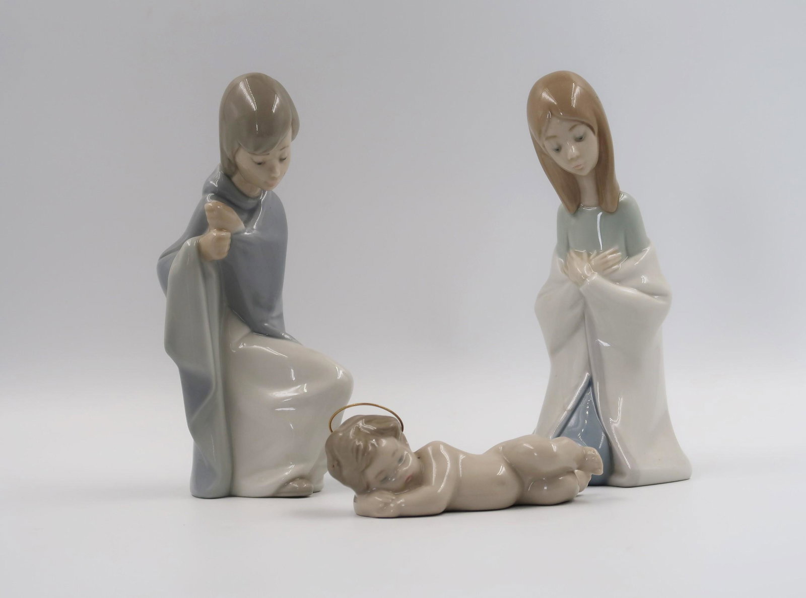 Lladro The Young Holy Family: Measurement vary