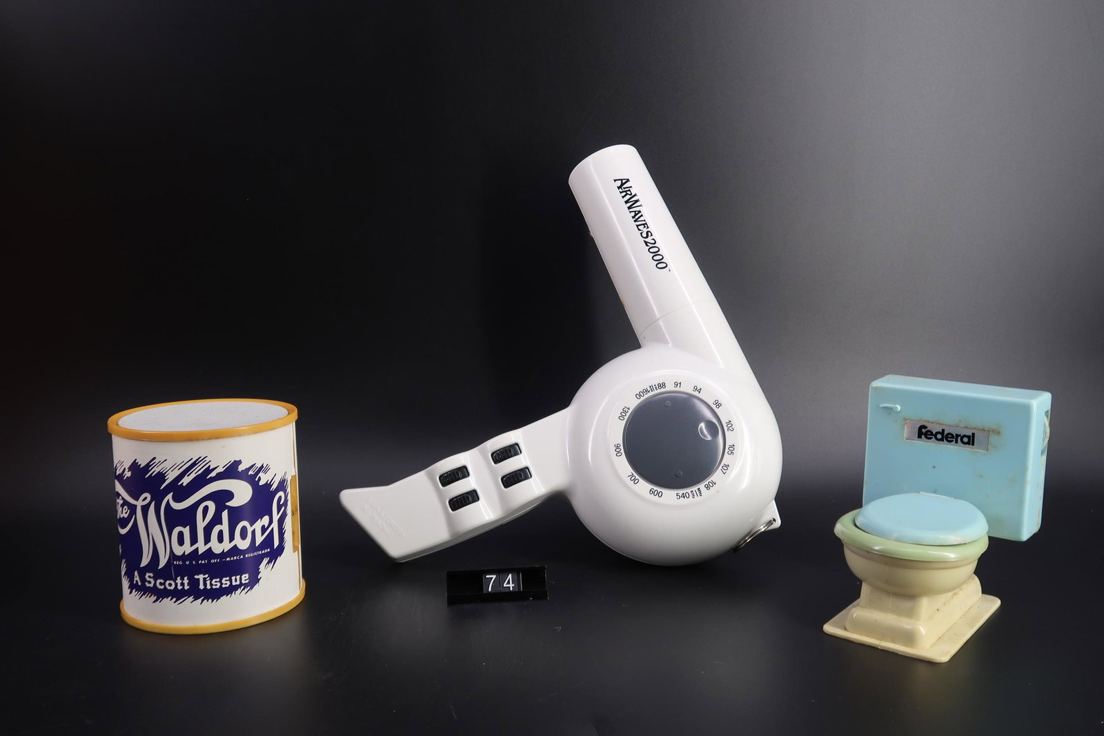 Little John, Tissue & Airwaves Radio's: 3 items it's all about bathroom Radio's measurement vary.